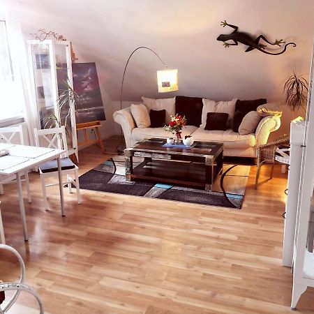 Kuenstler Ferienwohnung 3 Zimmer Kueche Bad Zentrale Lage Wulsbuttel Exterior foto