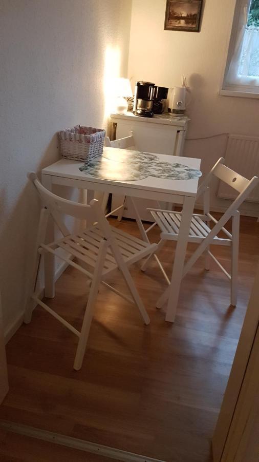 Kuenstler Ferienwohnung 3 Zimmer Kueche Bad Zentrale Lage Wulsbuttel Exterior foto