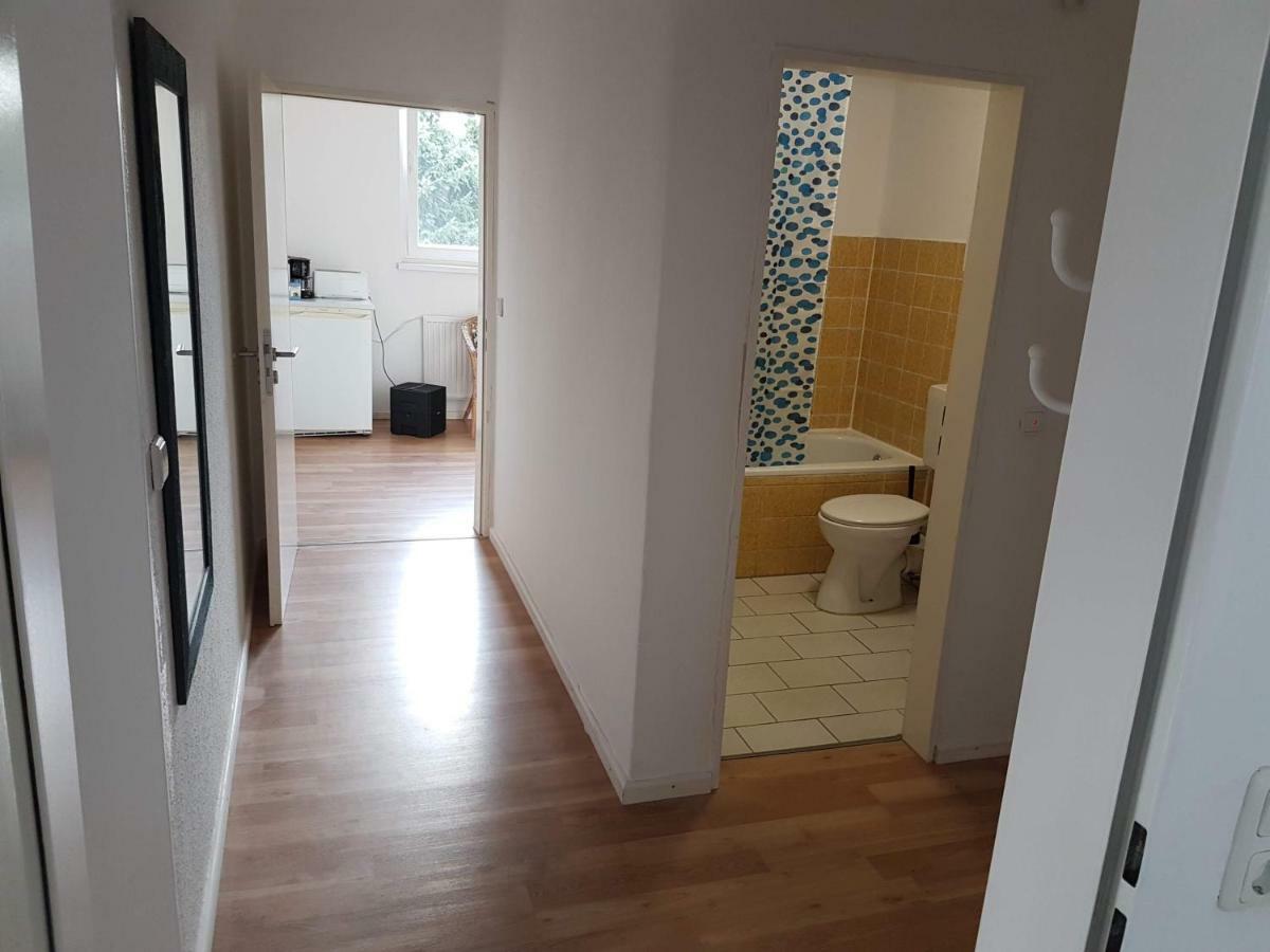 Kuenstler Ferienwohnung 3 Zimmer Kueche Bad Zentrale Lage Wulsbuttel Exterior foto